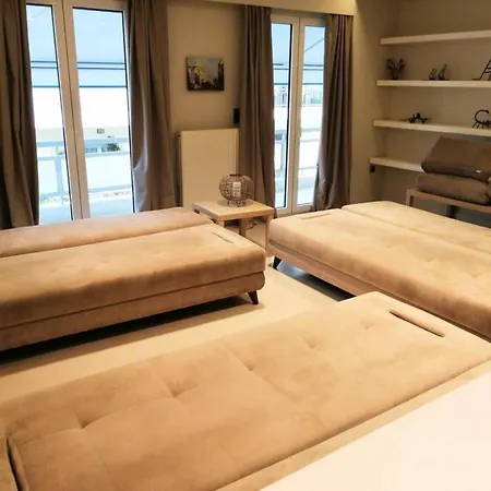 Luxurious In Acropolis *