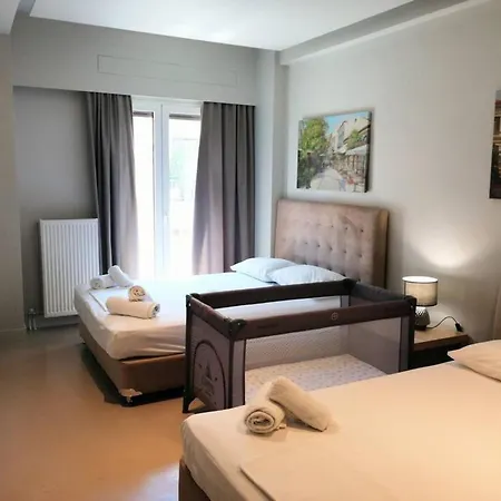 Luxurious In Acropolis *