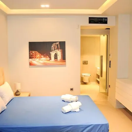 Luxurious In Acropolis