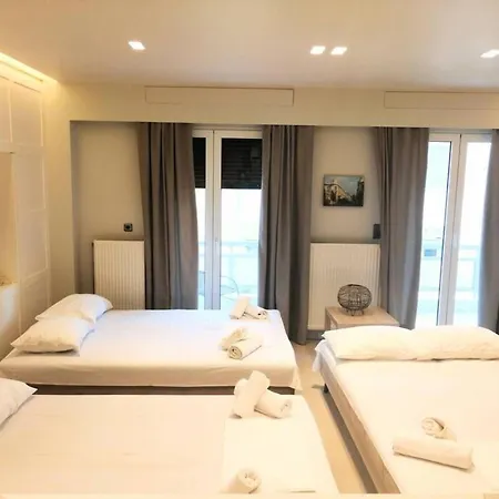 Luxurious In Acropolis *
