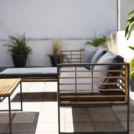 Renovated 5 Bdr House Near Acropolis - New Beds, Terrace & Yard Casa vacanze *