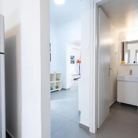 Casa vacanze Renovated 5 Bdr House Near Acropolis - New Beds, Terrace & Yard Atene