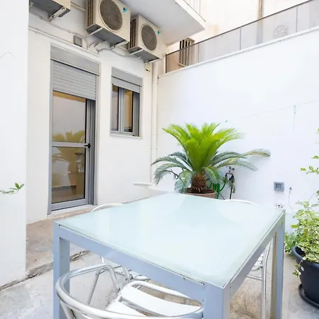 Casa vacanze Renovated 5 Bdr House Near Acropolis - New Beds, Terrace & Yard *