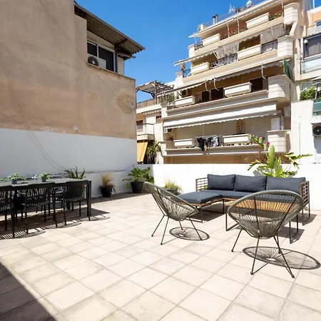 Renovated 5 Bdr House Near Acropolis - New Beds, Terrace & Yard Casa vacanze *