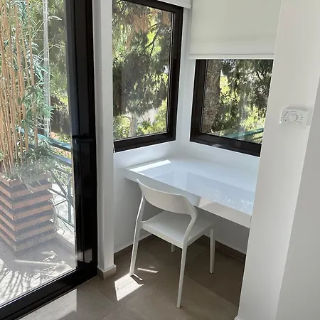 Seaside Luxury With Jacuzzi Apartment Athens