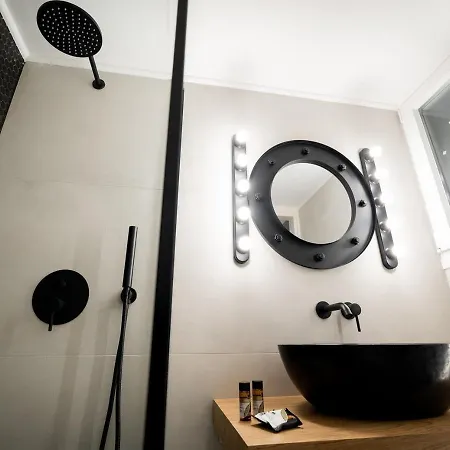 Liv - Comfortable Designer In Lycabettus * Athens