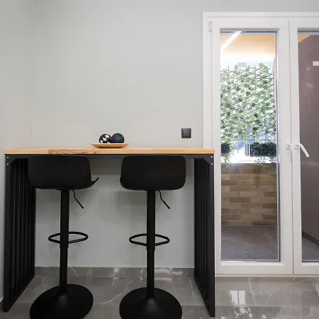 Liv - Comfortable Designer In Lycabettus Apartment