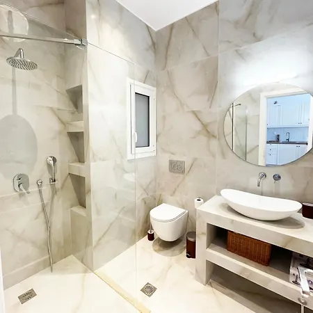 With Terrace In A Romantic Alley, Plaka Apartment