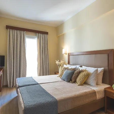 Marina Hotel 3*