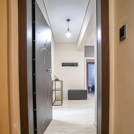 Modern By Athens' Center Apartment *