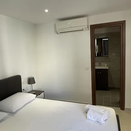 Apartment Spacious Athenian 2 Bedroom Next Metro And Museum Athens