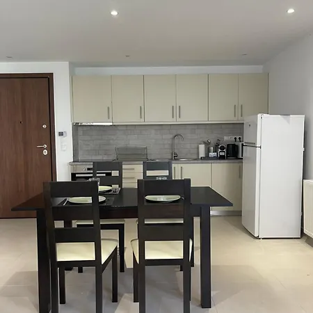 Spacious Athenian 2 Bedroom Next Metro And Museum Apartment