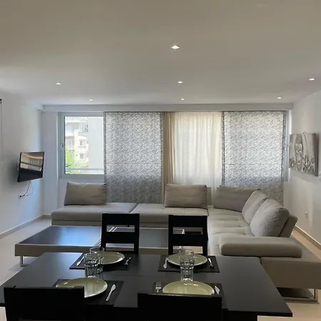 Spacious Athenian 2 Bedroom Next Metro And Museum * Athens