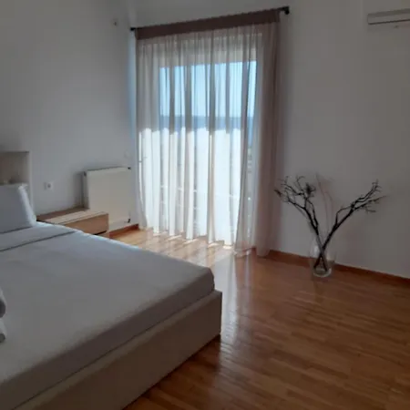 Apartment Coral Apartment-three Bedroom With Balcony And Sea View
