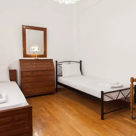 Apartment Charming Vintage 2br With Balcony In Koukaki Athens