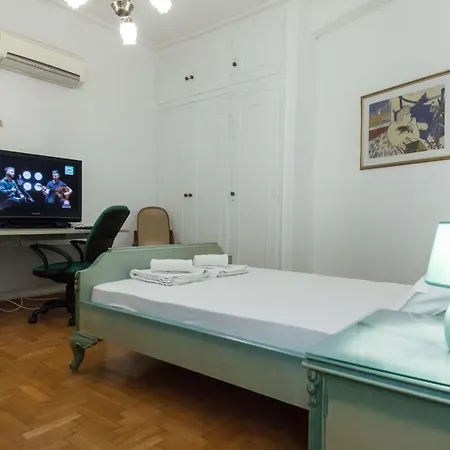 Charming Vintage 2br With Balcony In Koukaki * Athens