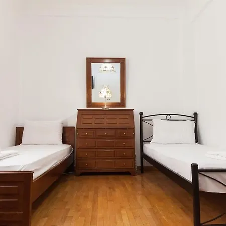 Charming Vintage 2br With Balcony In Koukaki Athens