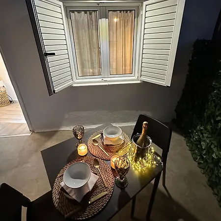 Apartment House In Plaka