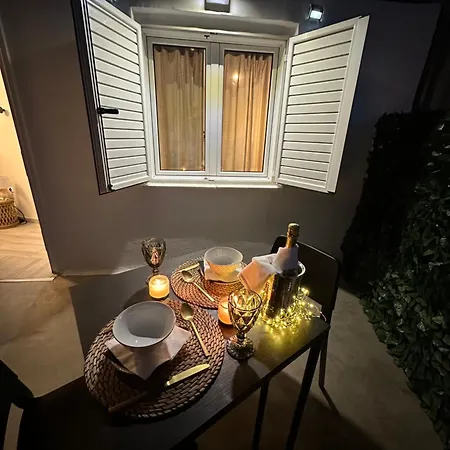 Apartment House In Plaka
