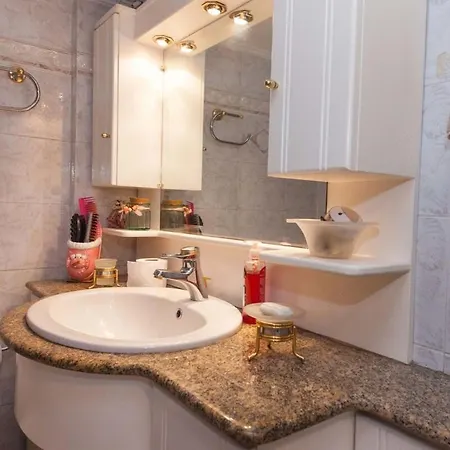 Chrisoupoli Cheerful 2 Bd With Balcony Apartament *