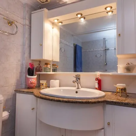 Chrisoupoli Cheerful 2 Bd With Balcony Apartament