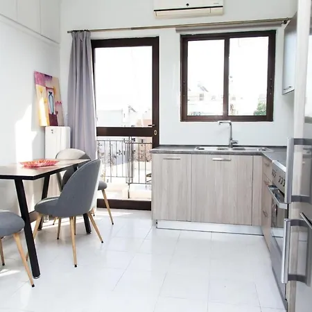Modern In Heart Of Paleo Faliro!