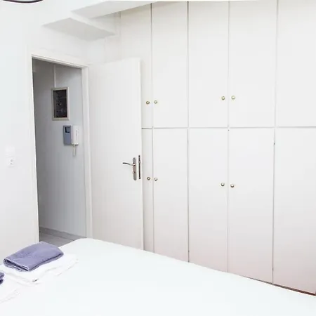Apartment Modern In Heart Of Paleo Faliro! *