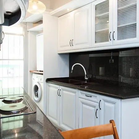 Cosy 2 Bd Apt Near Metaxourgio Area Apartment *