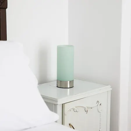 Chic 4th Floor Apt, Large Balcony, Cinema View Apartment *