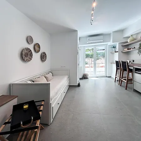 Flisvos Apartment
