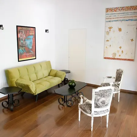 Apartment Chic 4th Floor Apt, Large Balcony, Cinema View Athens