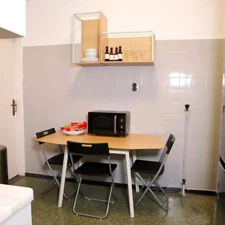Apartment Chic 4th Floor Apt, Large Balcony, Cinema View Athens