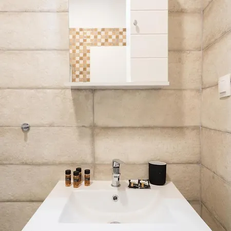 Liv - Sunny Penthouse Near Acropolis * Athens