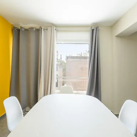 Apartment Liv - Sunny Penthouse Near Acropolis Athens