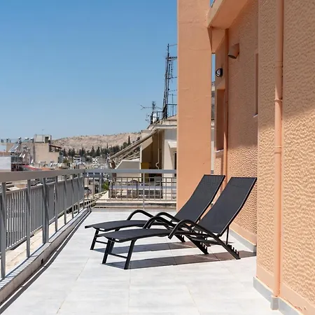 Liv - Sunny Penthouse Near Acropolis Apartment