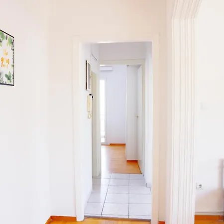 Apartment Elterra 23 Near Niarchos Park