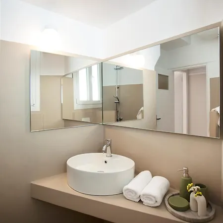 Hospes - Chic Retro Retreat In The Heart Of Apartment