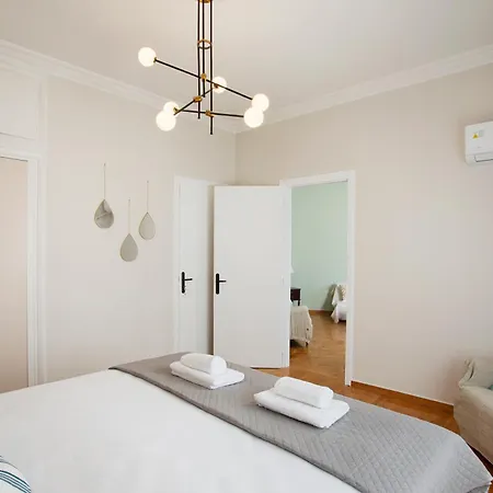 Apartment Hospes - Chic Retro Retreat In The Heart Of Athens