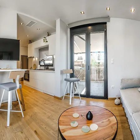 Koukouvagia Penthouse In *