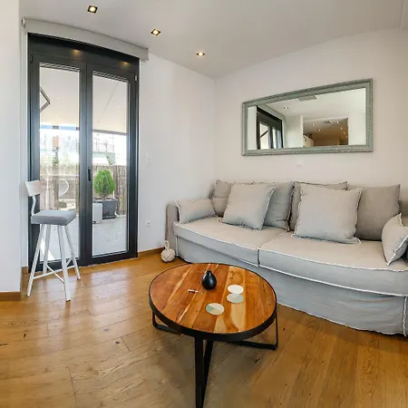 Koukouvagia Penthouse In