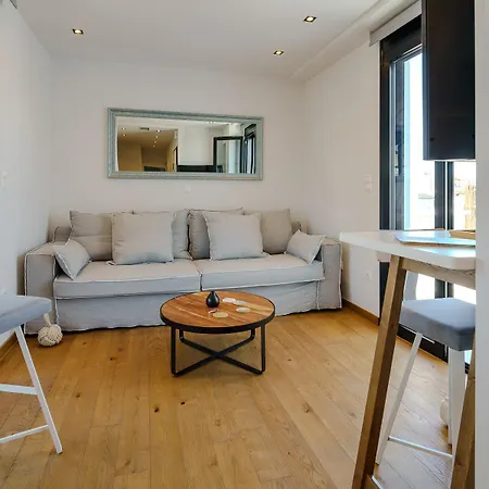 Koukouvagia Penthouse In