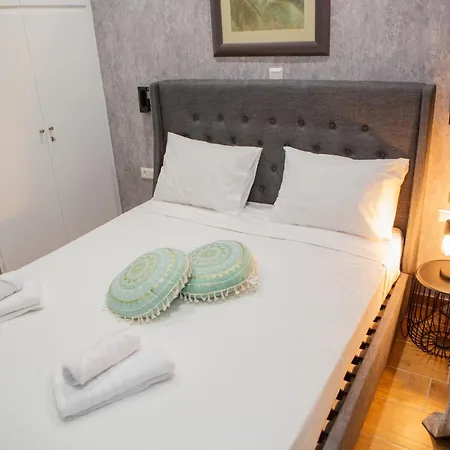 Cozy Penthouse Next To Station * Athens