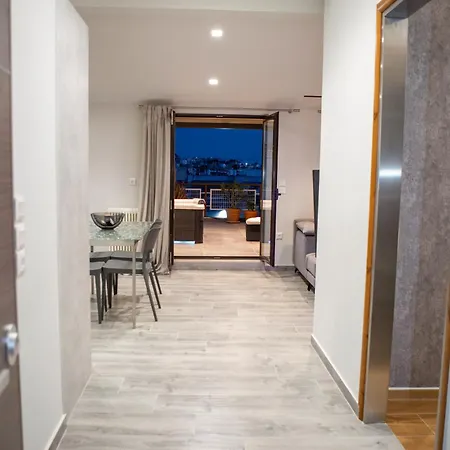 Cozy Penthouse Next To Station *