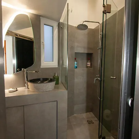 Apartment Cozy Penthouse Next To Station Athens