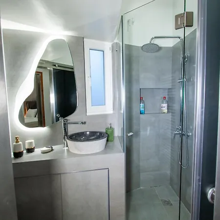 Apartment Cozy Penthouse Next To Station Athens