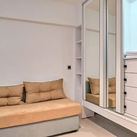 Apartment Chic In
