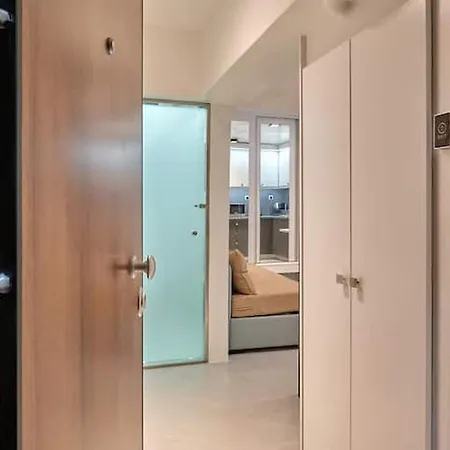 Apartment Chic In Athens