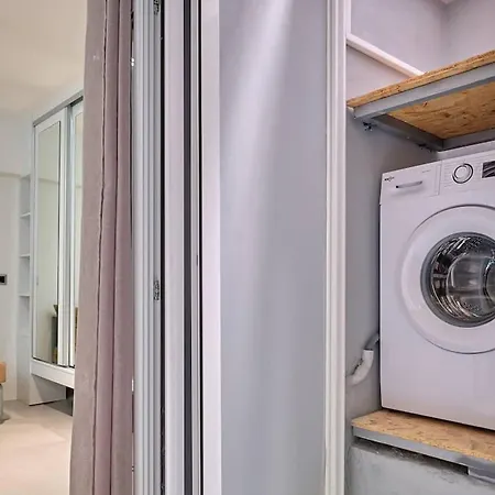 Chic In Apartment *