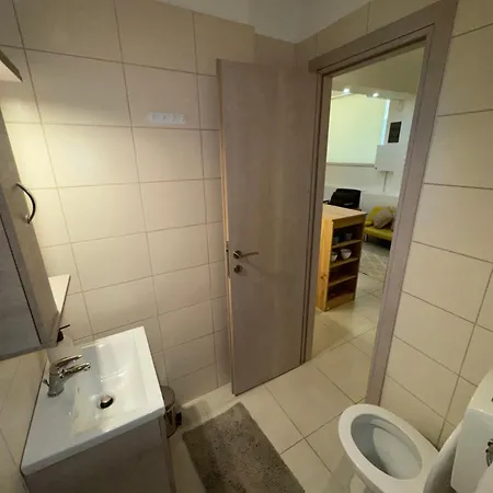 Quiet Stylish Apartment *