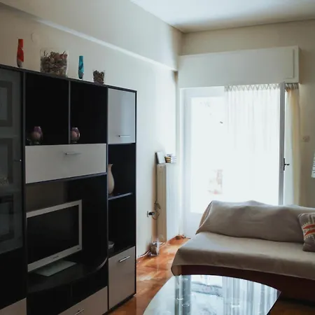 Bright And Spacious 2-bed With Balcony Athens